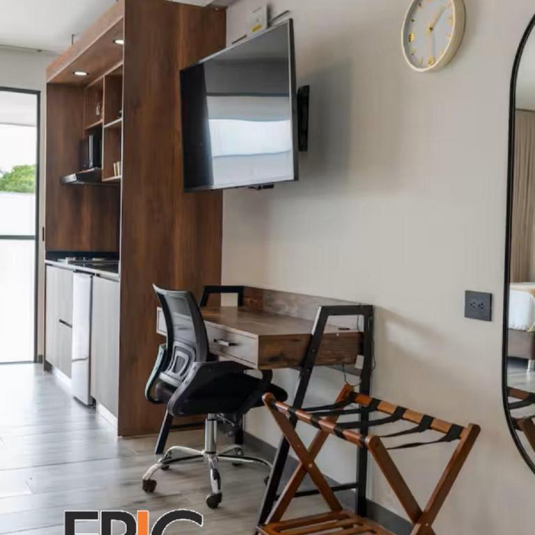 Epic Suite 506 Deluxe Airport - Duplex Suite - 22