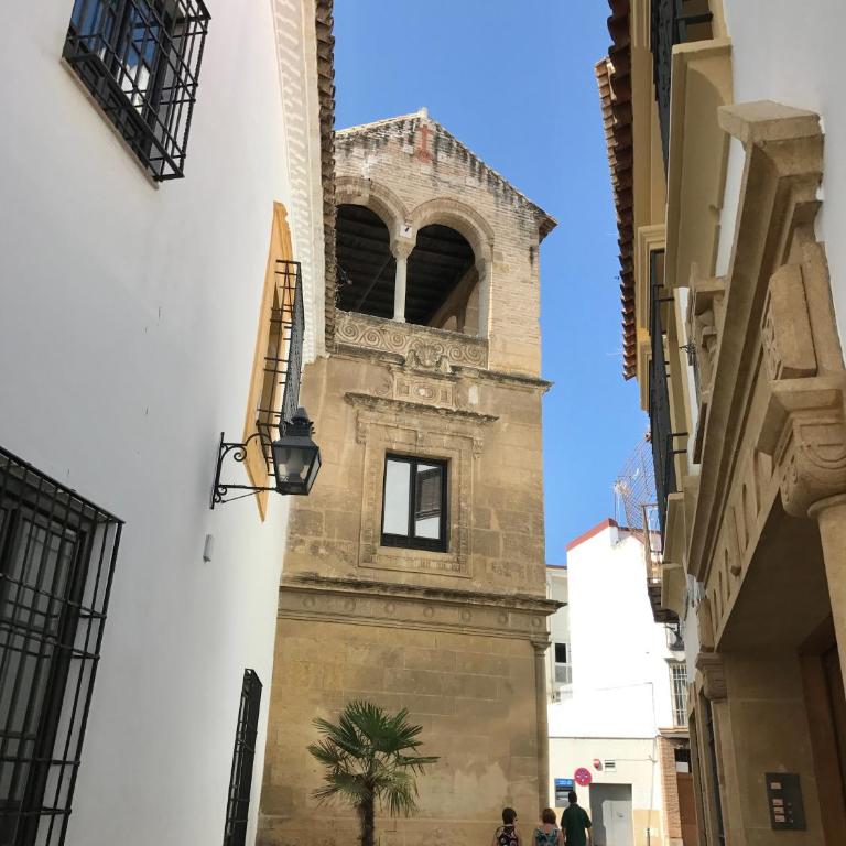 Apartamento con vistas a iglesia historica Centro Cordoba 6 huespedes - Apartamento Premium de 3 dormitorios con balcón - 35