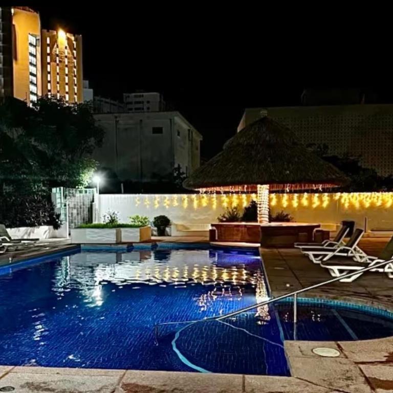 Costera Acapulco, Zona Dorada, amplio depto a 300mt del mar - Apartamento con terraza - 7