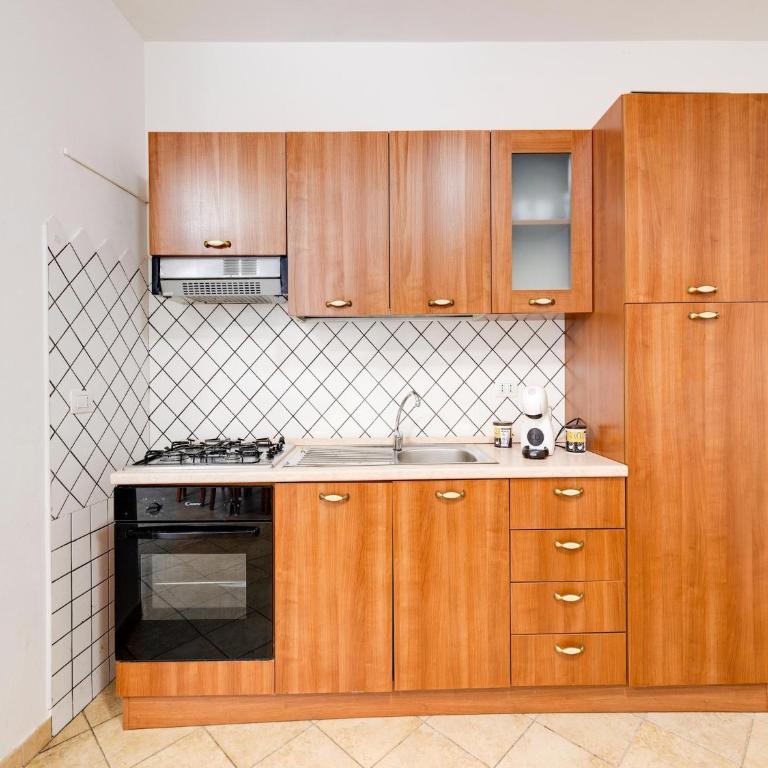 With large private outdoor space and parking - Appartamento con 2 Camere da Letto - 4