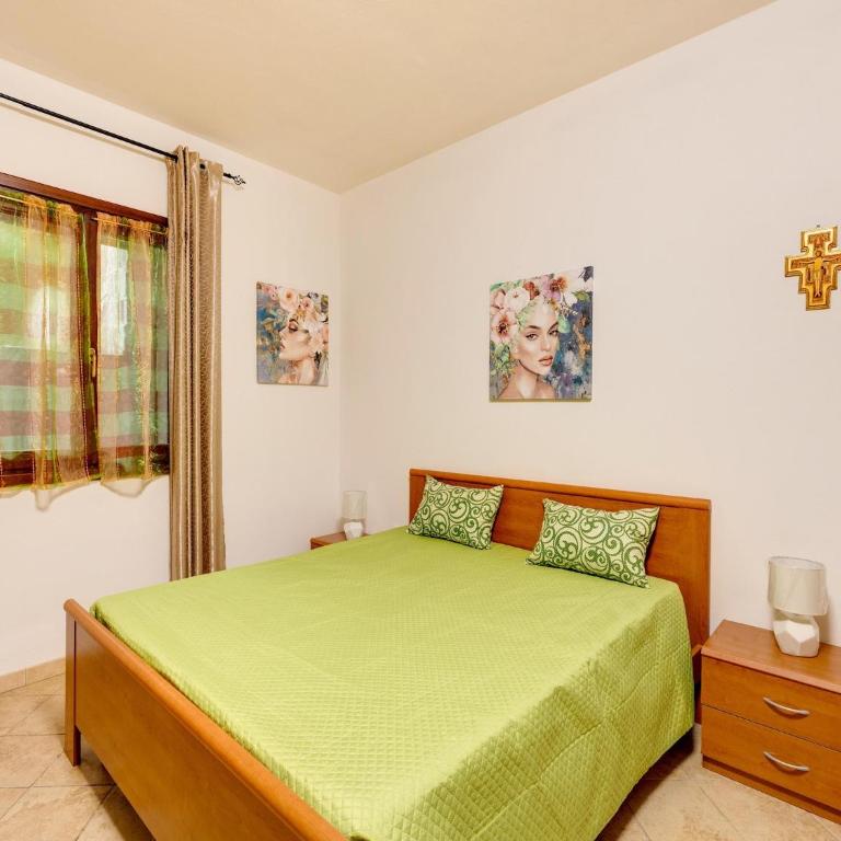 With large private outdoor space and parking - Appartamento con 2 Camere da Letto - 23