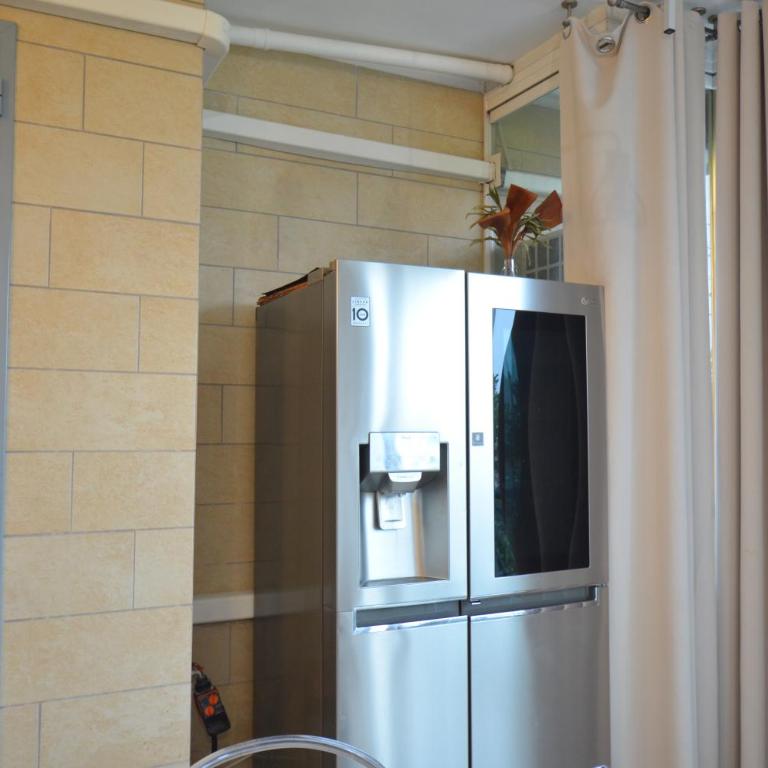 Getaway Roma Home - Three-Bedroom Apartment - 40
