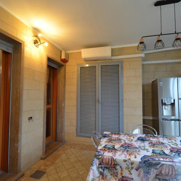 Getaway Roma Home - Three-Bedroom Apartment - 41