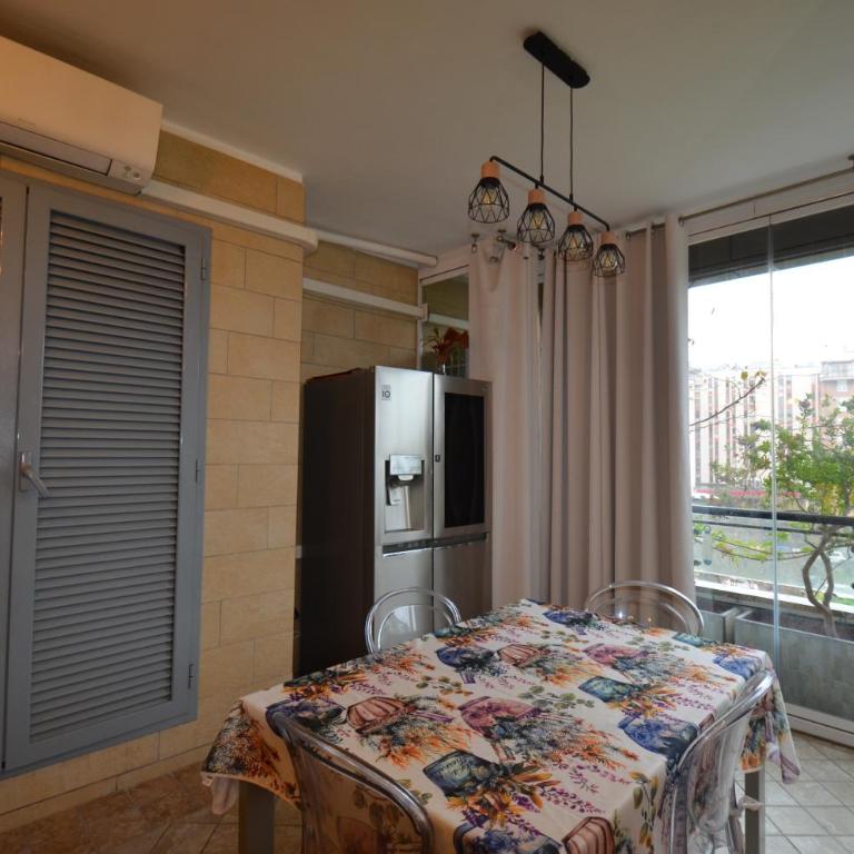 Getaway Roma Home - Three-Bedroom Apartment - 54