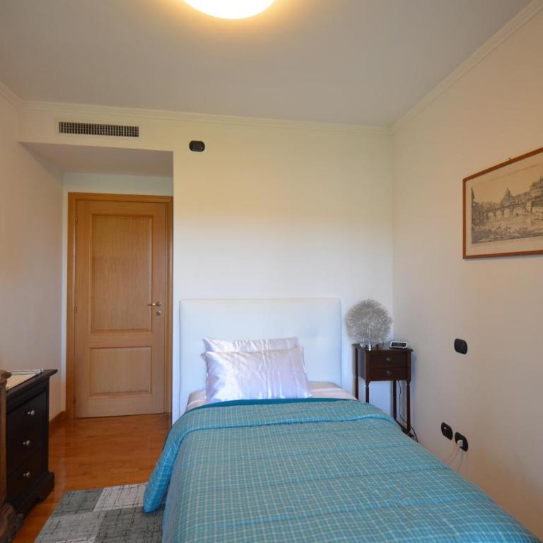 Getaway Roma Home - Three-Bedroom Apartment - 26