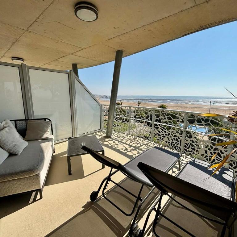 Appartement luxe 2 chambres, balcon, accès plage, piscine, animaux admis, parking - FR-1-194-236 - Appartement - 23