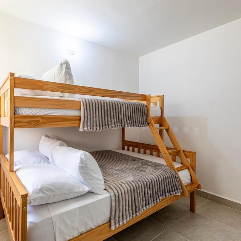 Oasis Caribeño cerca de la Playa - Two-Bedroom Apartment with Balcony - 2