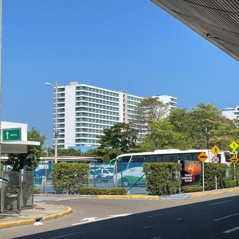 Lovely Suite steps away from the airport and sea - One-Bedroom Apartment with Pool View - 42