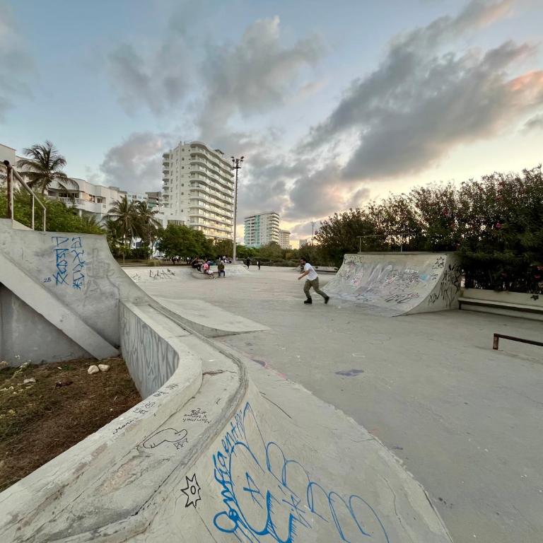 Lovely Suite steps away from the airport and sea - One-Bedroom Apartment with Pool View - 52