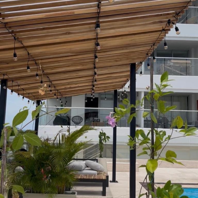 Lovely Suite steps away from the airport and sea - One-Bedroom Apartment with Pool View - 26