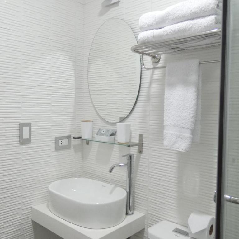 MAKEYA Home-Hotel - Habitación Doble Deluxe con balcón - 1 o 2 camas - 2