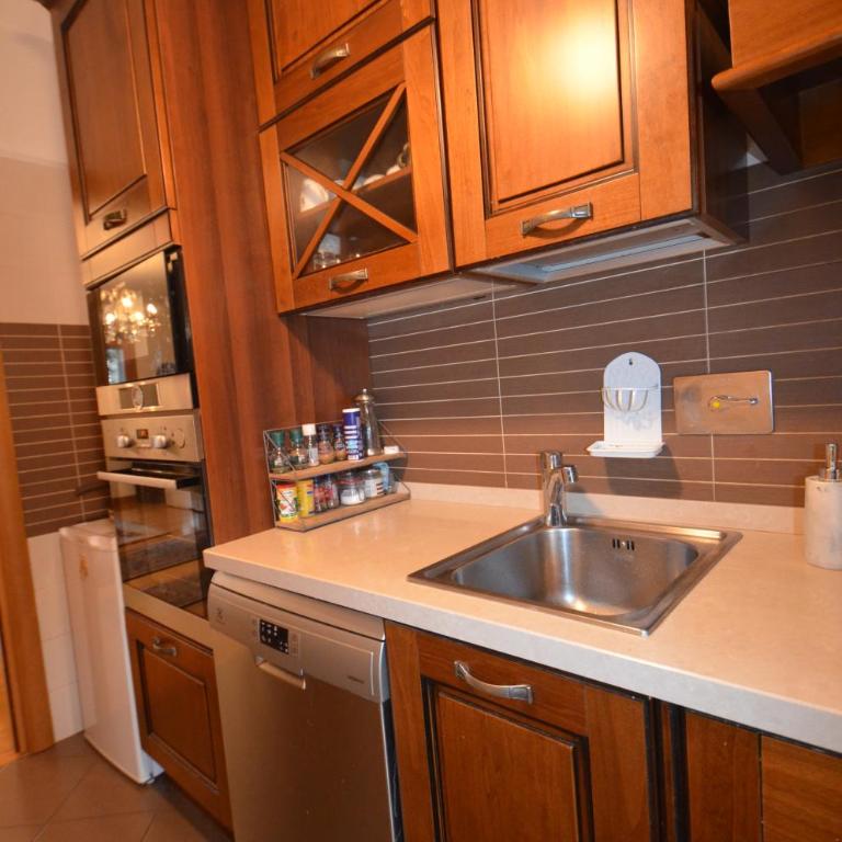 Getaway Roma Home - Three-Bedroom Apartment - 47