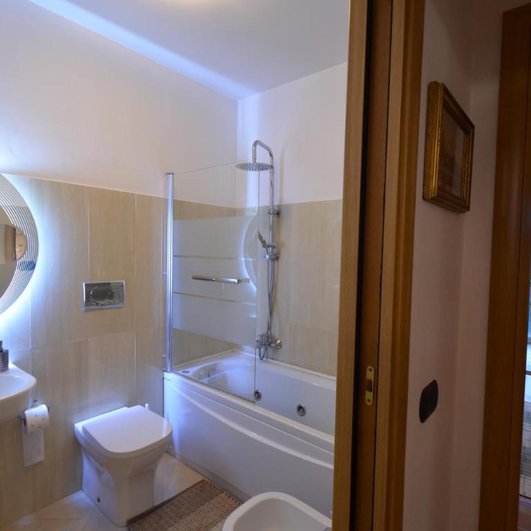Getaway Roma Home - Three-Bedroom Apartment - 33