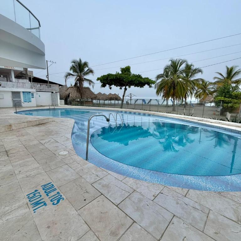 FB Apartamentos con vistas 360 grados al mar y piscina - Apartamento Premier de 4 dormitorios - 10