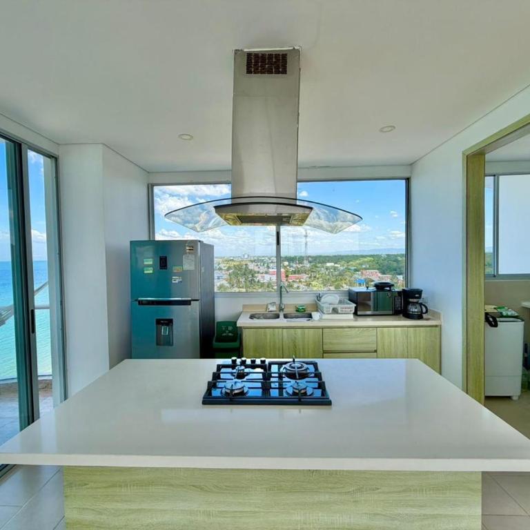 FB Apartamentos con vistas 360 grados al mar y piscina - Apartamento Premier de 4 dormitorios - 14