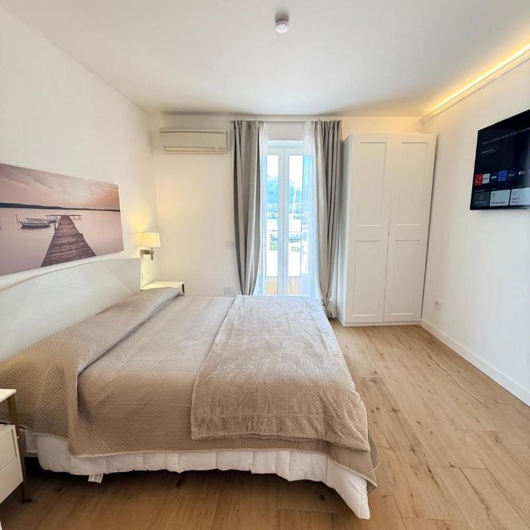 Amare Relais Gaeta - Deluxe Double Room with Balcony and Sea View - 2