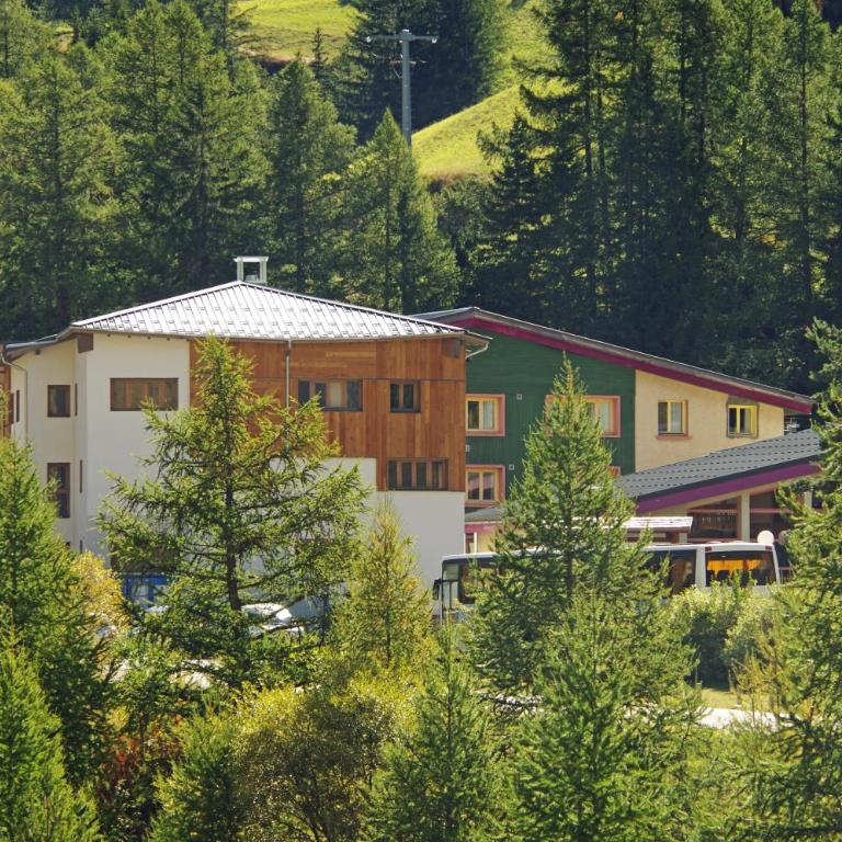 CIS-Ethic Etapes de Val Cenis - Studio - 2