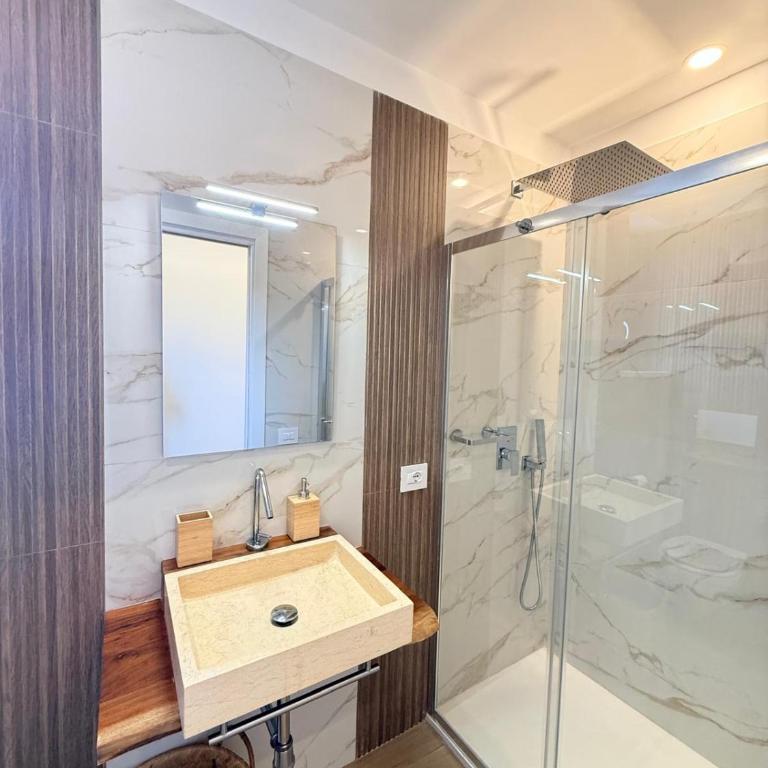 Amare Relais Gaeta - Deluxe Double Room with Balcony and Sea View - 4