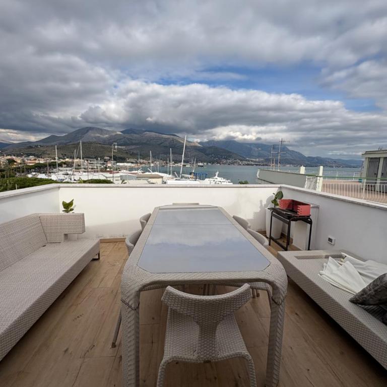 Amare Relais Gaeta - King Room with Sea View - 5