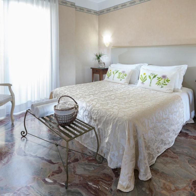 Hotel Apollo - Superior Double or Twin Room - 2