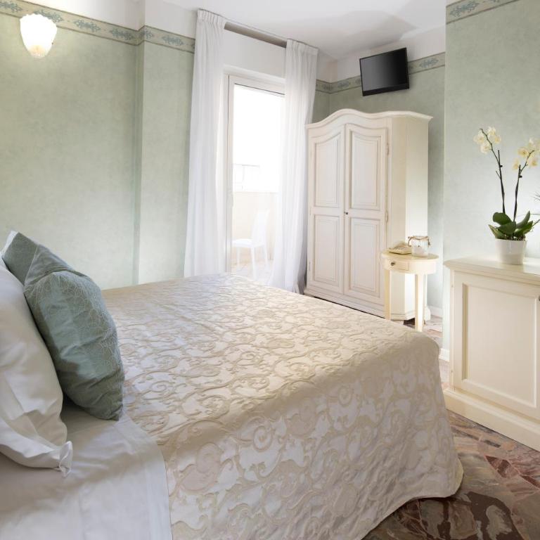 Hotel Apollo - Superior Double or Twin Room - 4