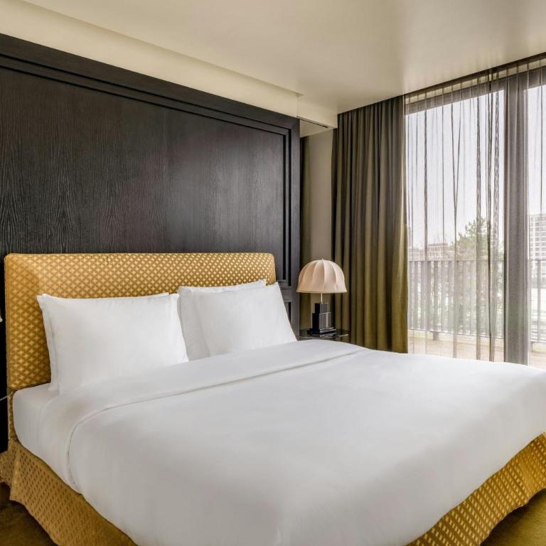 The Dean Munich, Autograph Collection - Suite Prestige 1 Lit King-Size avec Jacuzzi et Balcon - 1