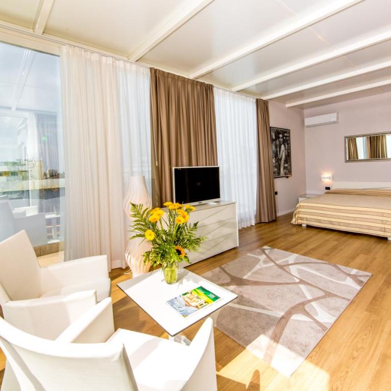 Hotel Helios - Suite Deluxe con Vista Mare - 1