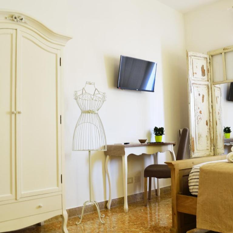 Piazza Marina - Deluxe Double Room - 9