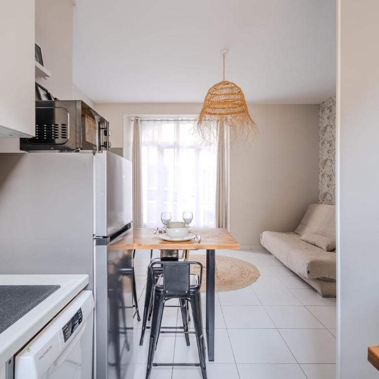 Studio contemporain - 50 mètres plage - proche centre - Studio - 1