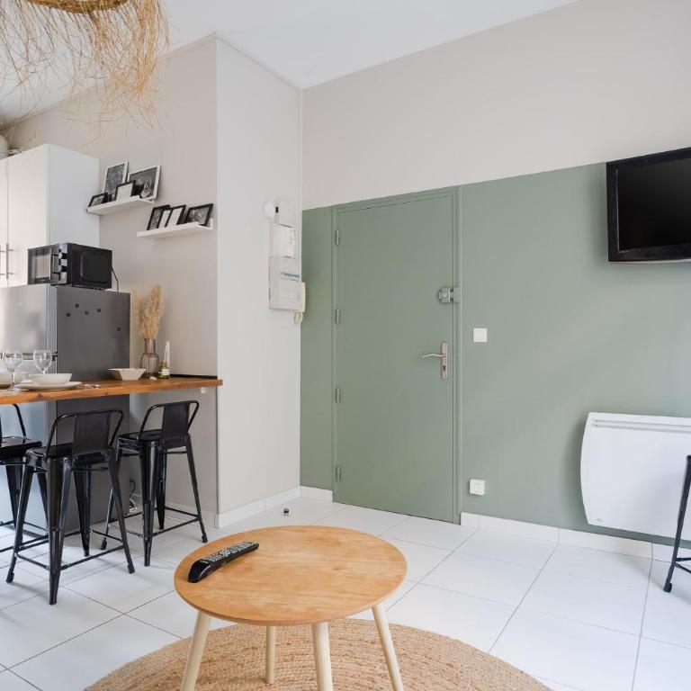 Studio contemporain - 50 mètres plage - proche centre - Studio - 3
