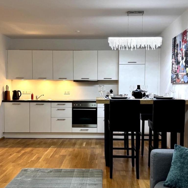 Wohnen am Fluss im City Apartment Linz Donaublick - Garten, Cafe & WLAN, Self-checkin, Parkplatz, für 4 Gäste - Apartment mit 2 Schlafzimmern - 14