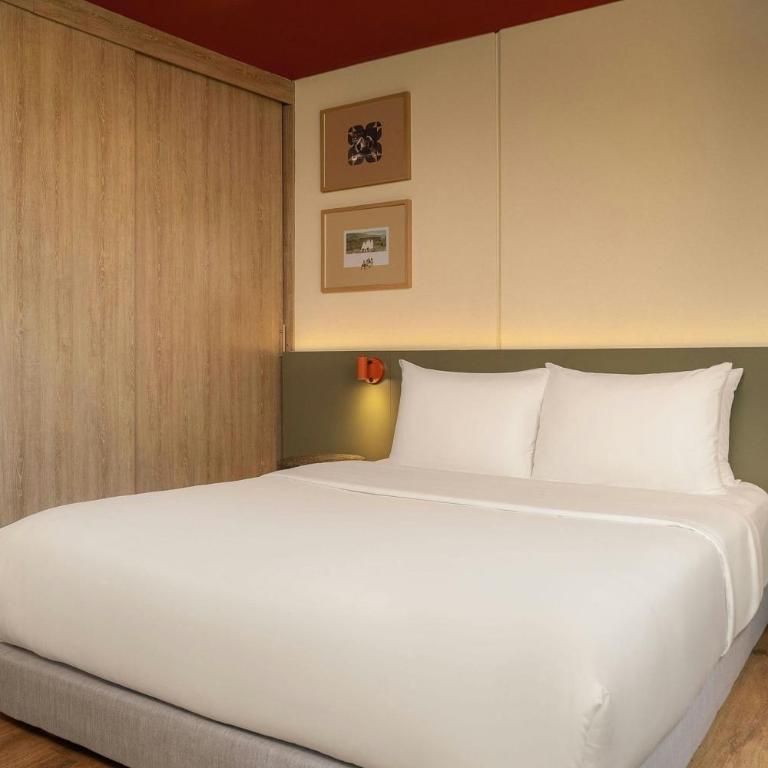 Loma, Medellin, a Tribute Portfolio Hotel - Standard Queen Room with City View - 4