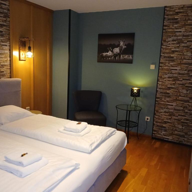 Pension & Apartments Weissbriach - Familienzimmer mit Balkon - 3