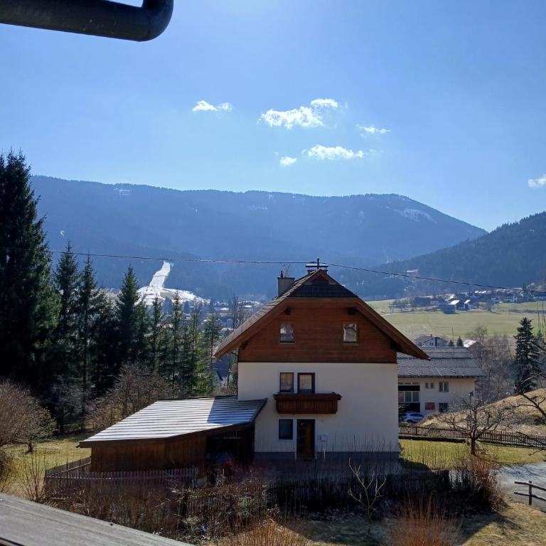 Pension & Apartments Weissbriach - Familienzimmer mit Balkon - 7