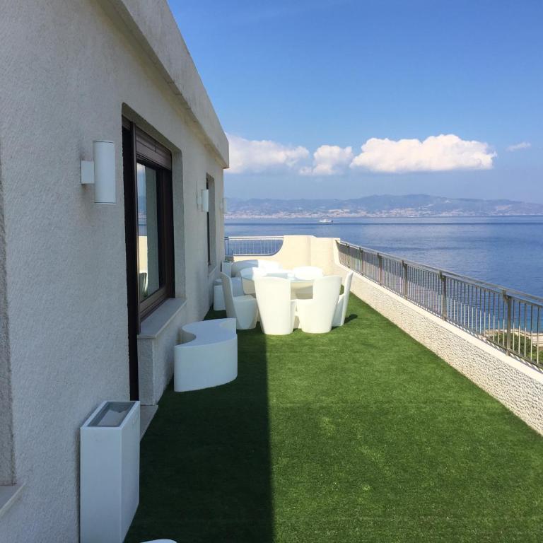 Reggio Suite Luxury - Appartamento Attico con Vista Mare (3 Adulti) - 2