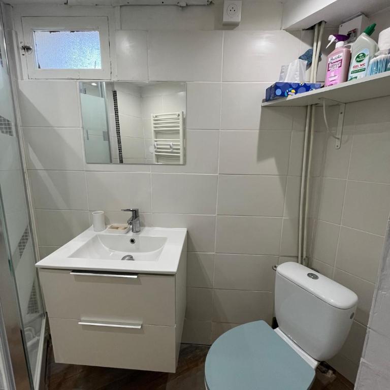Agréable T2, plein centre, calme - One-Bedroom Apartment - 17