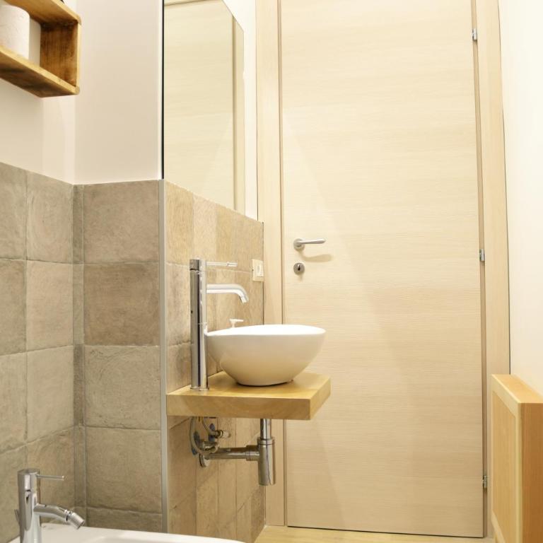 Piazza Marina - Double Room with Private External Bathroom - 8
