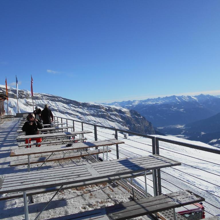 Ferienwohnung Laax mit Traumblick, großem Balkon und Terrasse - Apartment mit 2 Schlafzimmern - 63