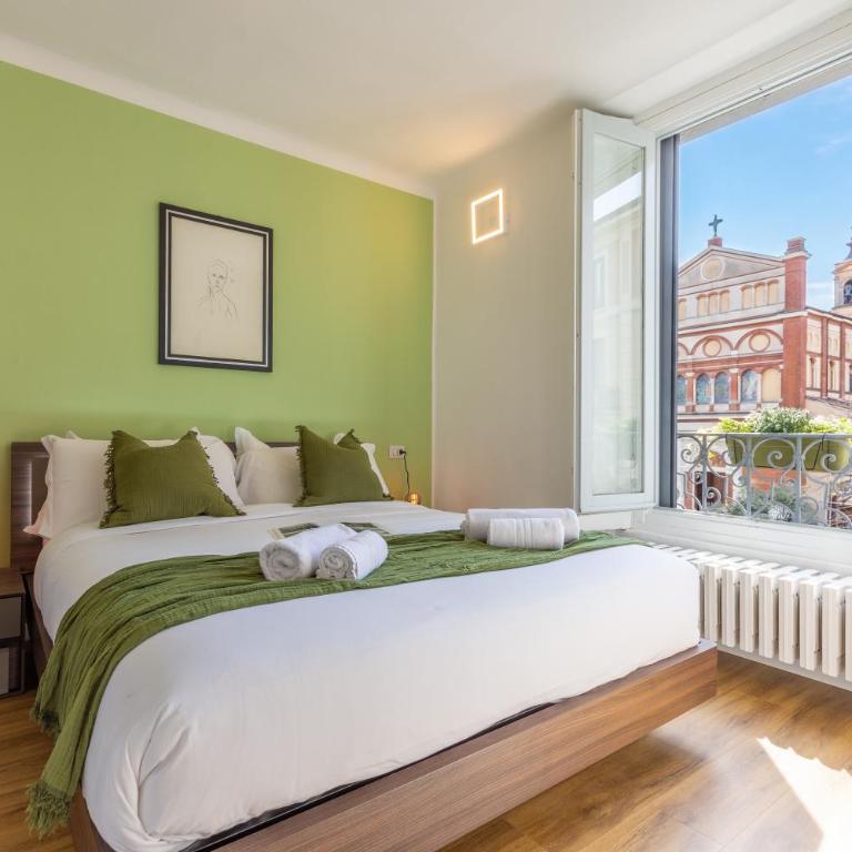 Il Glicine - Vista Mozzafiato, zona Isola, vicino Metro M3 M5 e Stazione Centrale - Appartamento con Vista e Balcone - 1