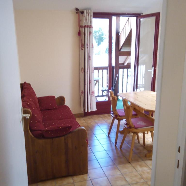 Studio avec balcon à Guillestre 05 - 2 place de l' église - Résidence le priouré - Appartement N 26 - Appartement 1 Chambre - 3