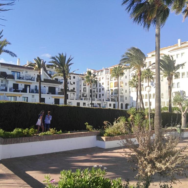 Apartamento 409 Marina Real Puerto de la Duquesa playa - Apartamento - 58