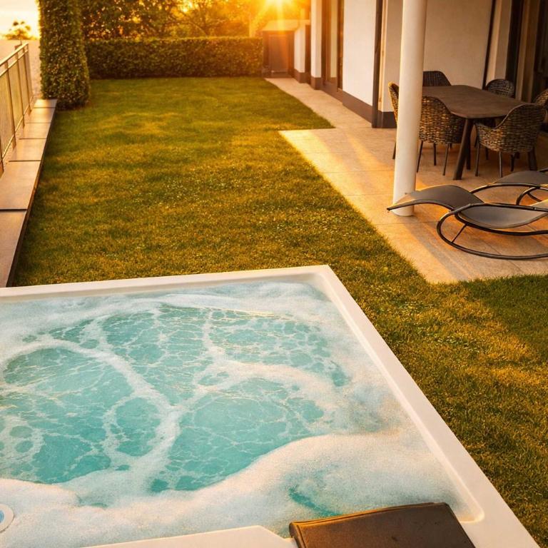 HEAVEN 7 Suite - Private Whirlpool & Garden - Apartment - 7