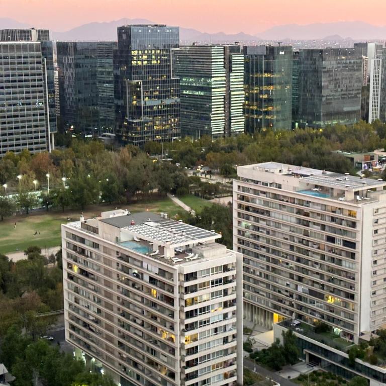 Parque Arauco Elegant apartment with balcony and pool - Two-Bedroom Apartment - 2