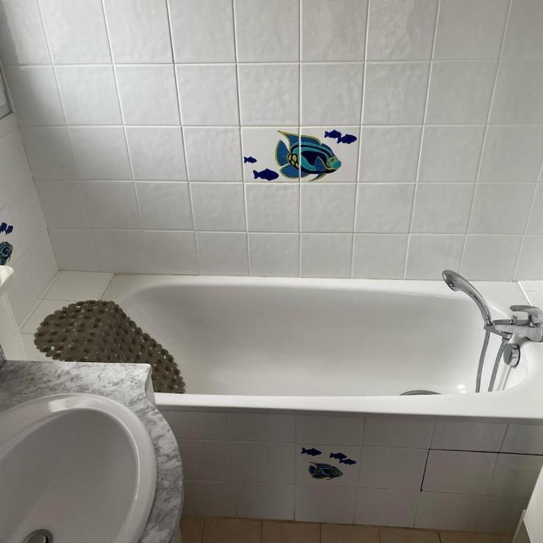 Le grand Perouse - Air conditioning - Beach view - 4 people - Appartement 2 Chambres - 17