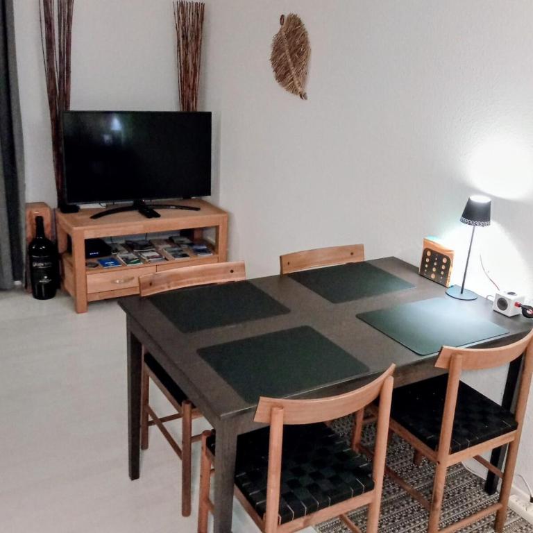 Central 4, pretty two room apartment, free bus, city tax included - Apartment mit 2 Schlafzimmern - 5
