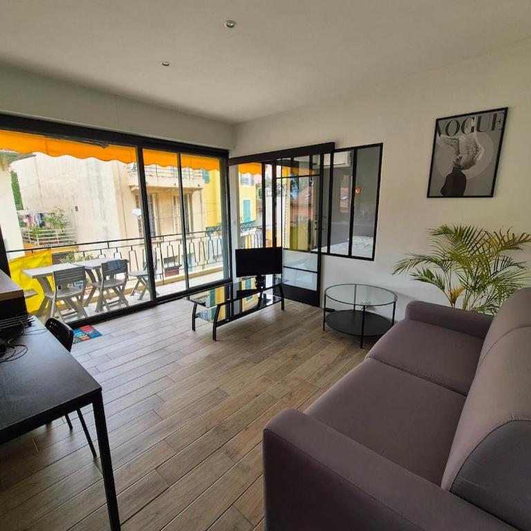 Village center - Parking - Air conditioning - Terrace - Appartement 1 Chambre - 4