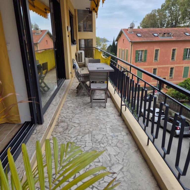 Village center - Parking - Air conditioning - Terrace - Appartement 1 Chambre - 17