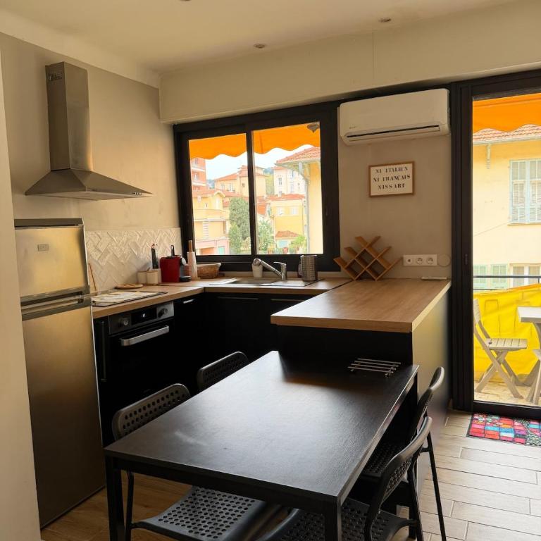 Village center - Parking - Air conditioning - Terrace - Appartement 1 Chambre - 10