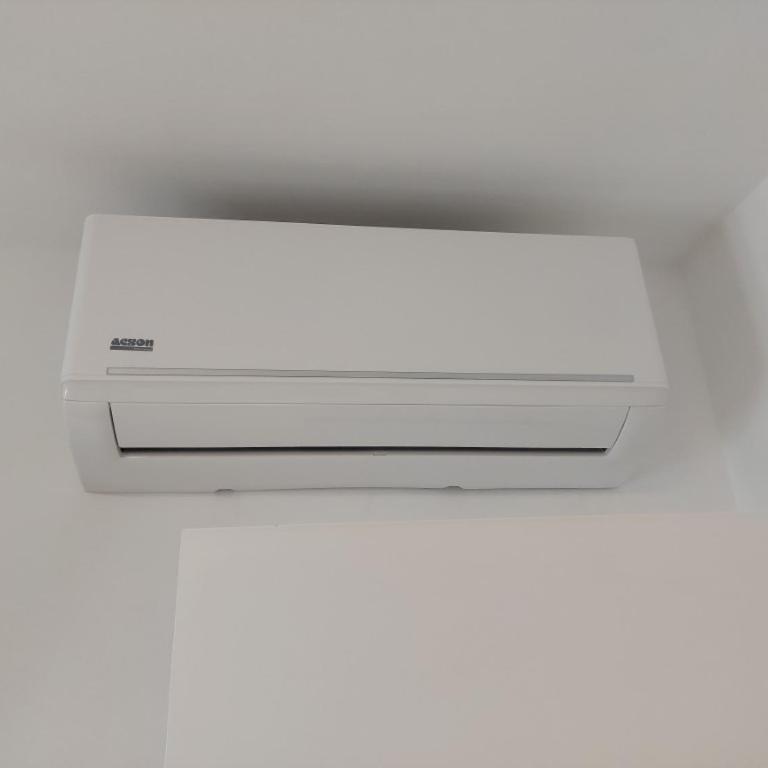 Coqueto piso con cuatro aires acondicionados - Apartamento de 3 dormitorios - 8