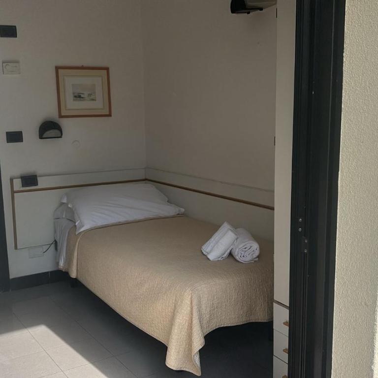 Hotel Garisenda sul Lungomare Riccione B&BRUNCH - Economy Single Room - 2